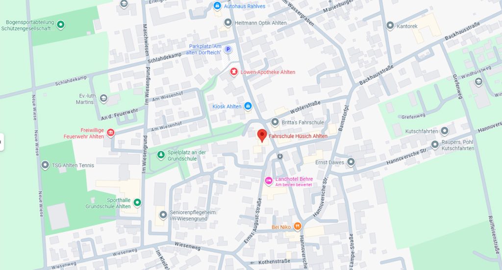 Kartenausschnitt von Google Maps mit der markierten Position der Fahrschule Hüsich in Sehnde, Nordstraße 22. In der Umgebung sind unter anderem das Rathaus Sehnde, ein Edeka-Markt, die Kita Ladeholz und das Zahnarztzentrum Ladeholz zu sehen.